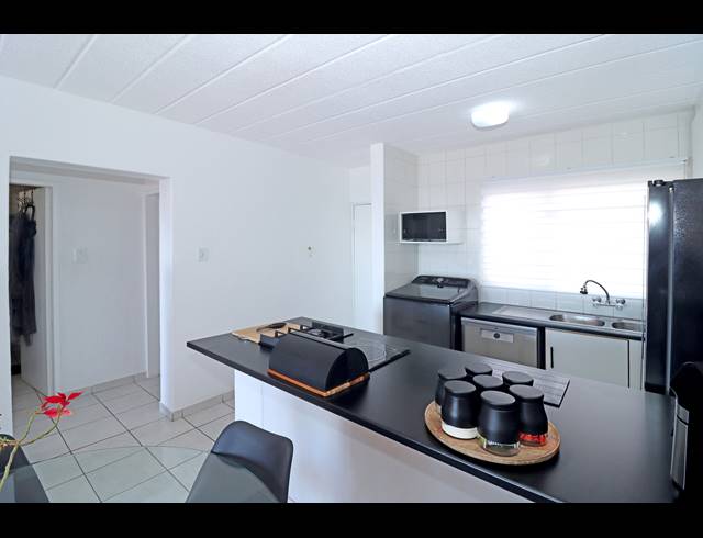 2 BEDROOM APARTMENT FOR SALE IN NORTHCLIFF